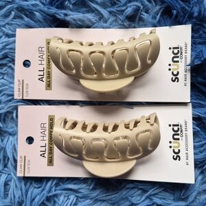 Scunci Beige Claw Hair Clips